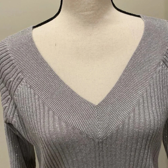 New York & Co sweater - Picture 2 of 5